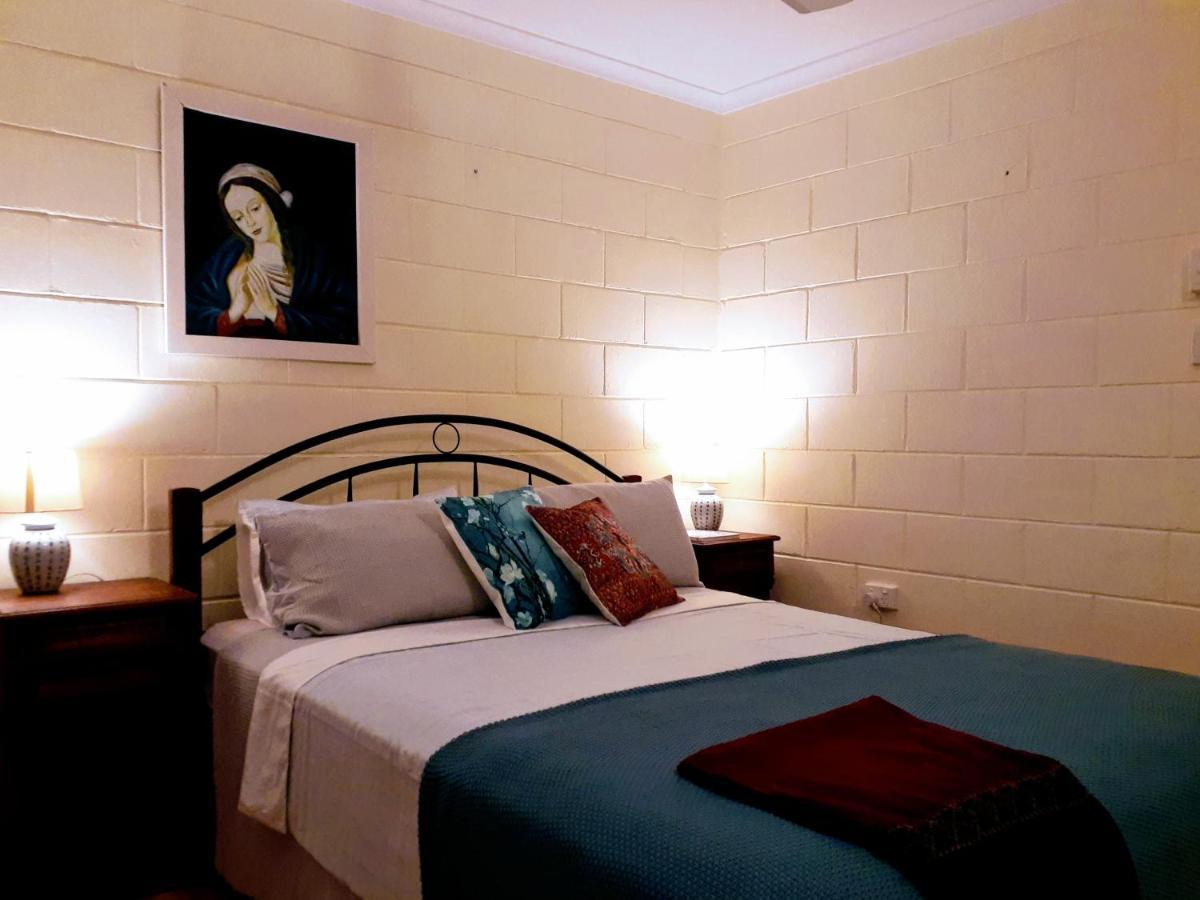 J & Ella'S Holiday House - 2 Bedroom, 2 Bathroom Home Cooktown Extérieur photo