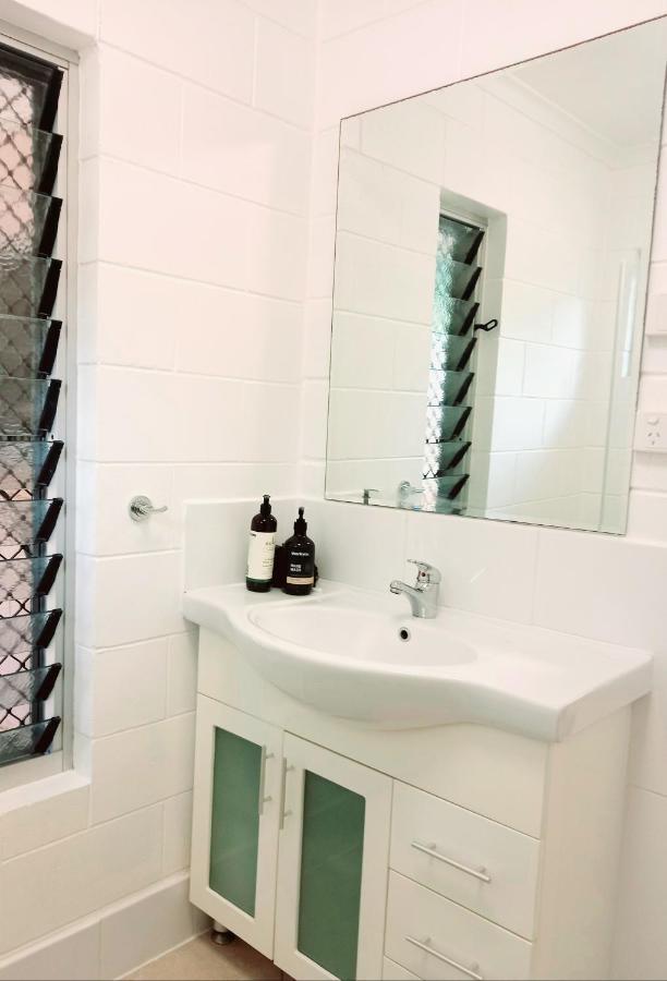 J & Ella'S Holiday House - 2 Bedroom, 2 Bathroom Home Cooktown Extérieur photo