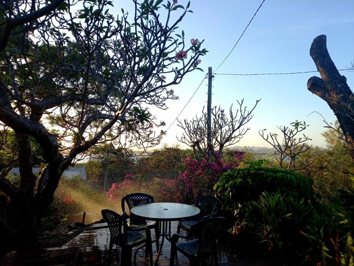 J & Ella'S Holiday House - 2 Bedroom, 2 Bathroom Home Cooktown Extérieur photo