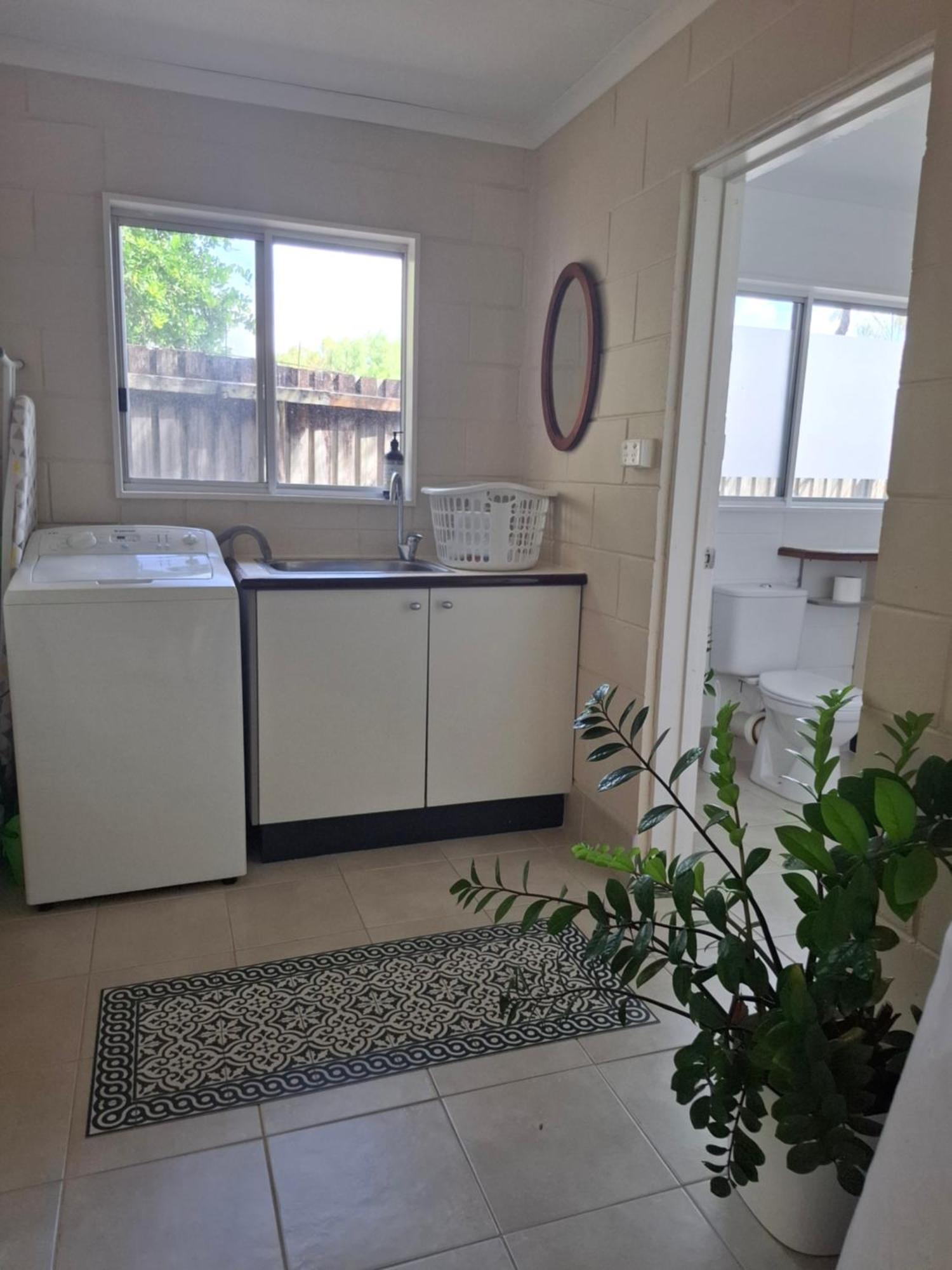 J & Ella'S Holiday House - 2 Bedroom, 2 Bathroom Home Cooktown Extérieur photo